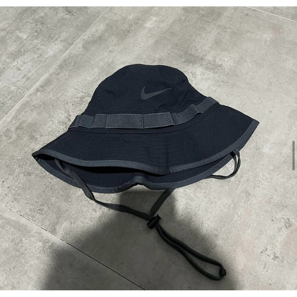 NIKE BUCKET