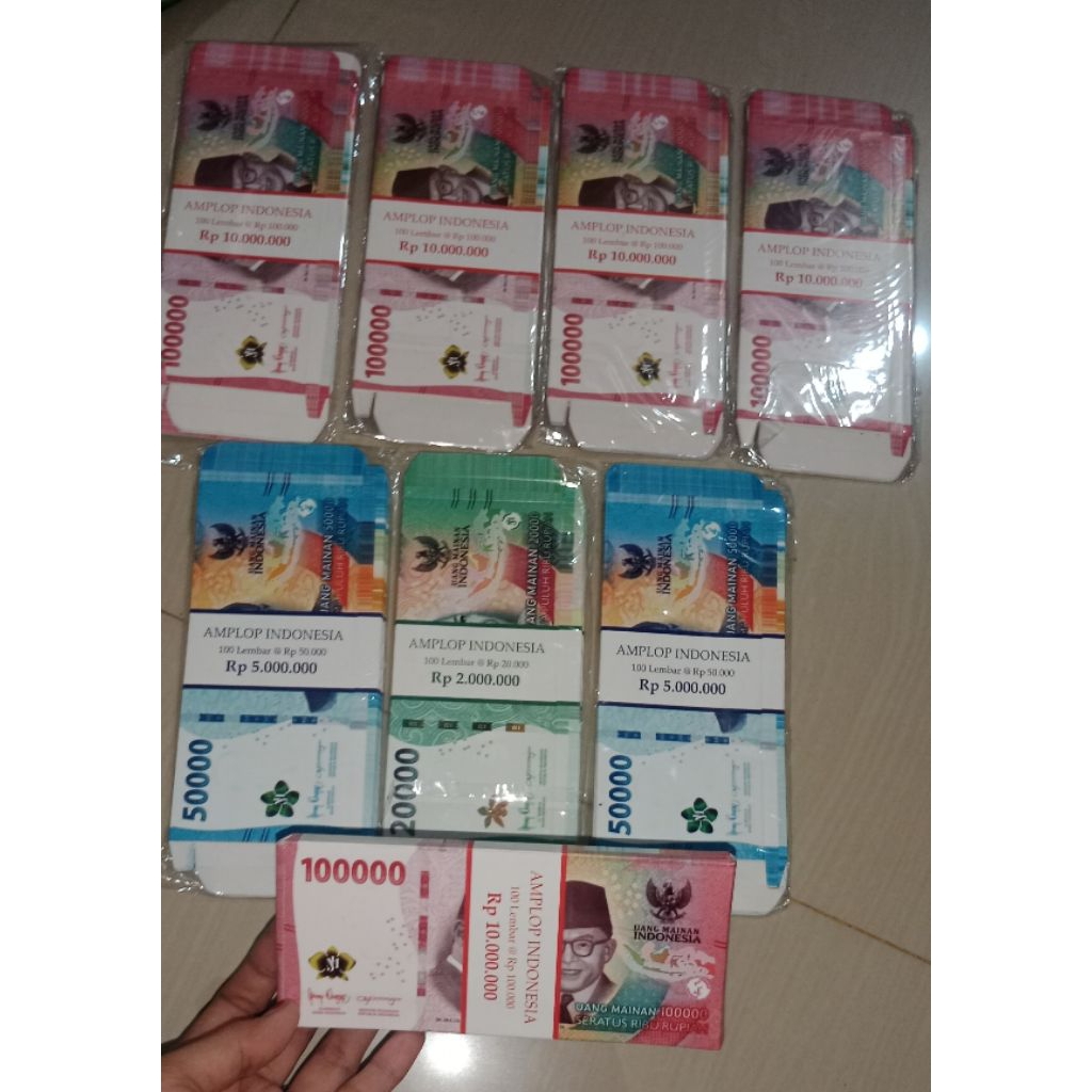 Amplop Lebaran Gepokan Uang