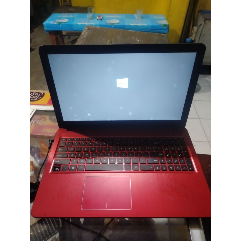ASUS X540Y MINUS