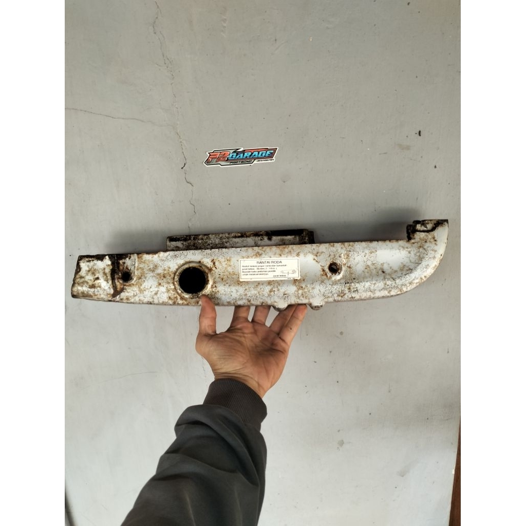 Katengkas tutup rantai BAWAH honda kirana original
