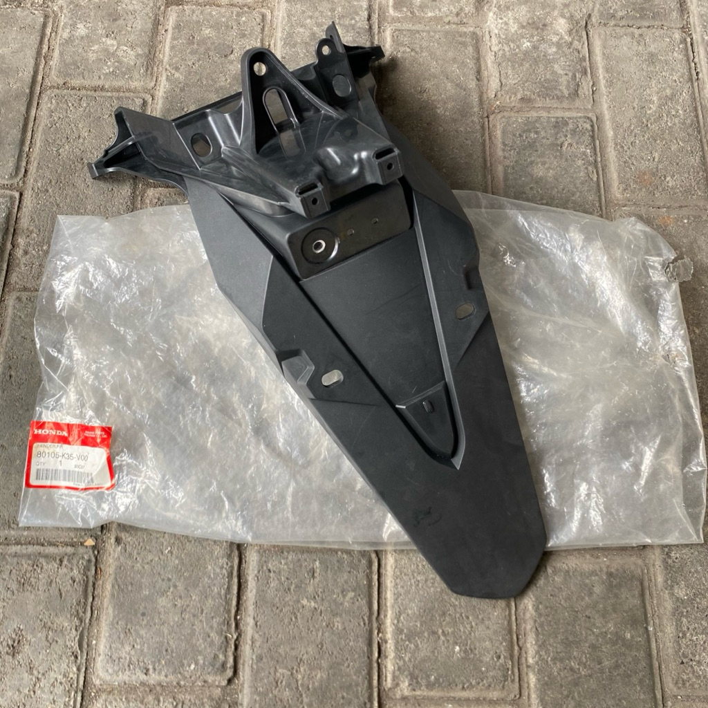 80105 K35 V00 SPAKBOR SLEBOR BELAKANG HONDA PCX CBU THAILAND 2014-2017 ORIGINAL AHM
