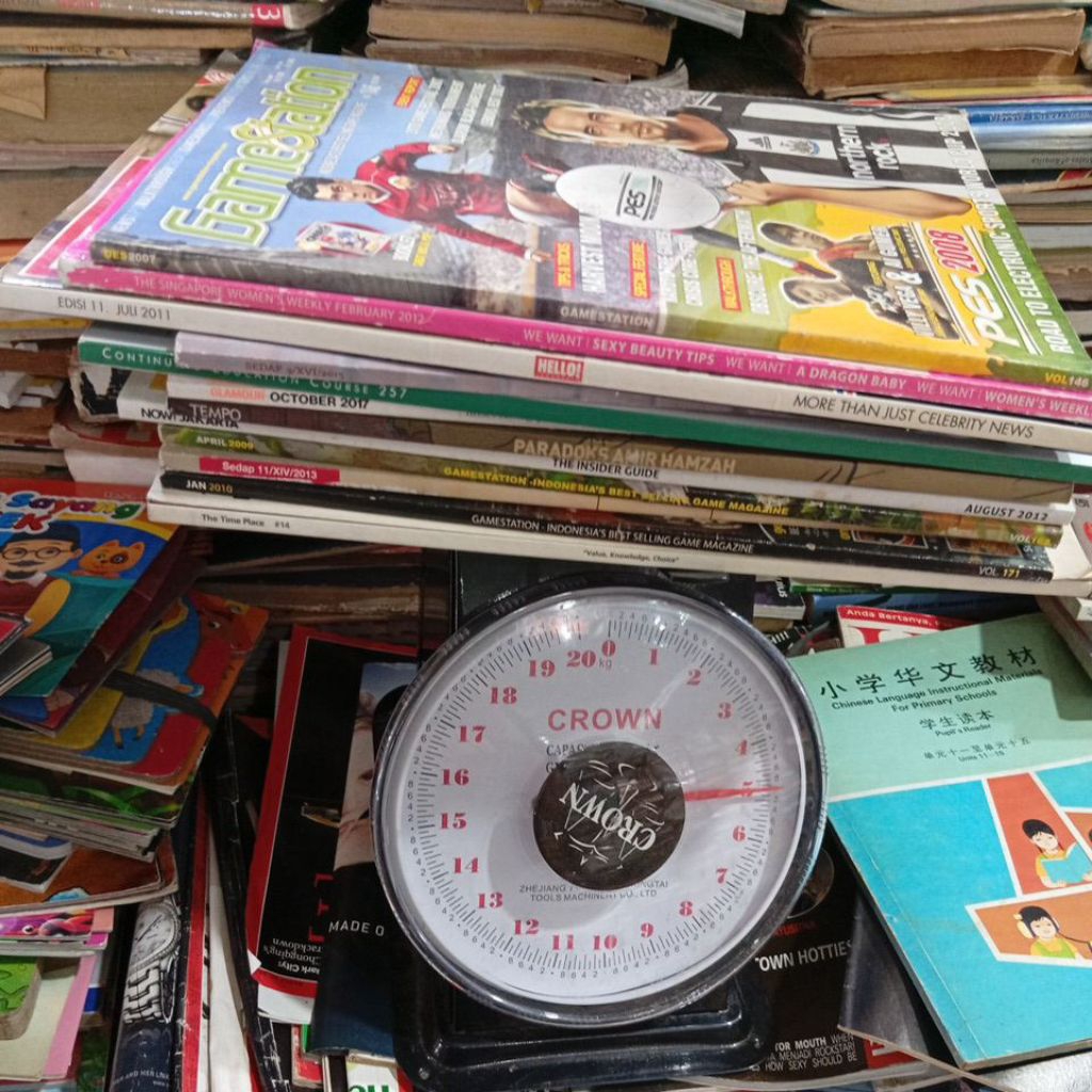 majalah bekas 5 kilo 12 majalah Rp 70.000 original bekas