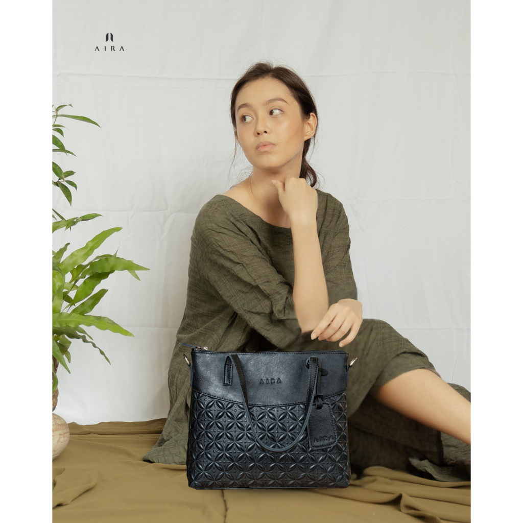 AIRA | Tas Kulit Asli Wanita Sling Carla Original Tas Selempang Kekinian Totebag Mini