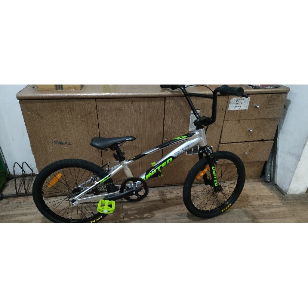 Sepeda BMX UNITED JUMPER RACE 20" ALLOY