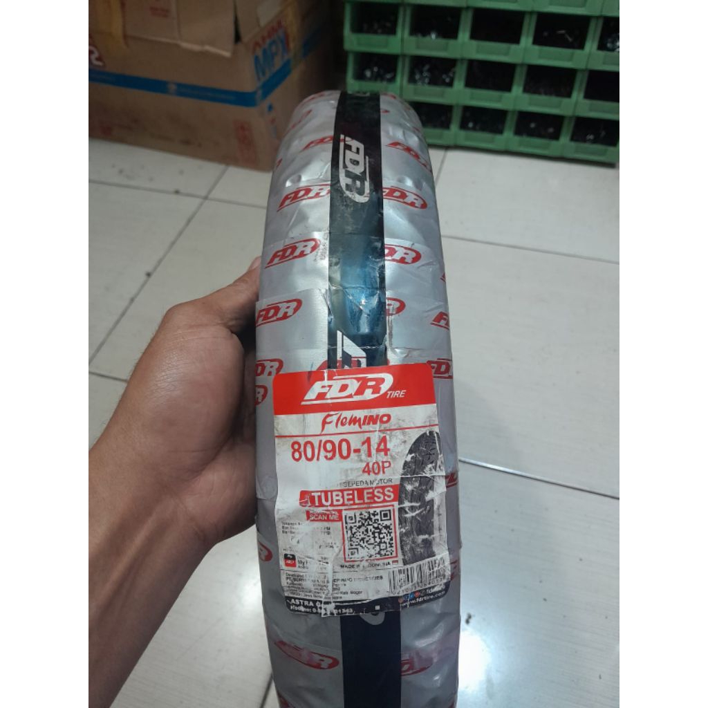 Ban FDR Flemino 80/90-14 Tubeless, ban depan Scoopy karbu/beat/Vario, ban belakang Mio. ban ring 14.