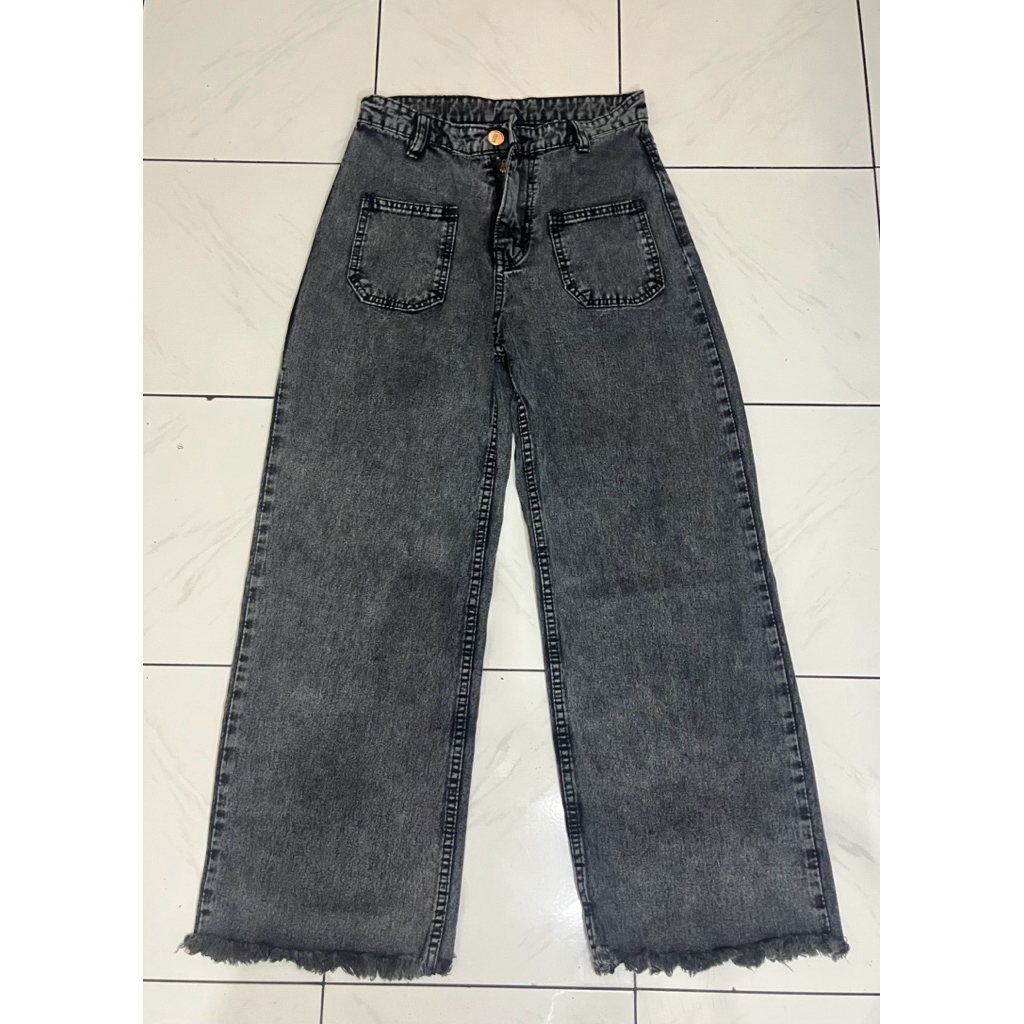[PRELOVED] Celana Jeans Wanita Highwaist Loose Jeans non strech warna Snow Black