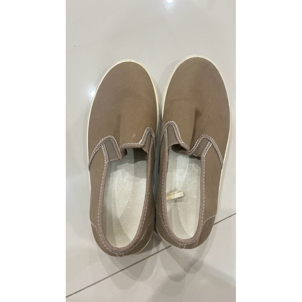 rubi slip on preloved