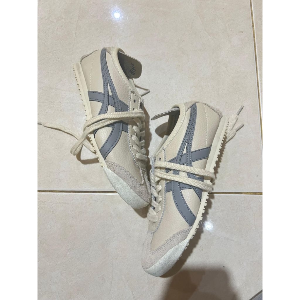 SEPATU ONITSUKA TIGER SECOND