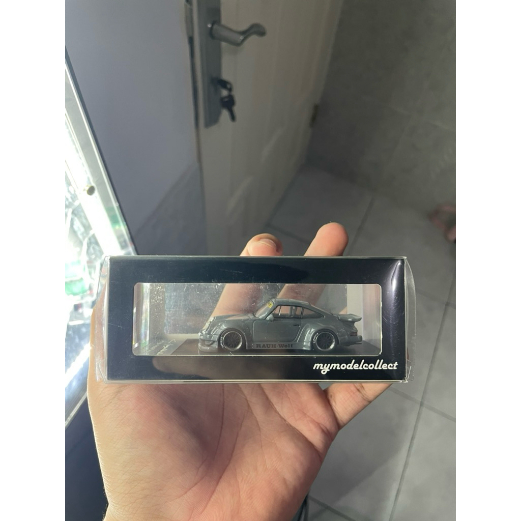 Model Collect Porsche RWB 930
