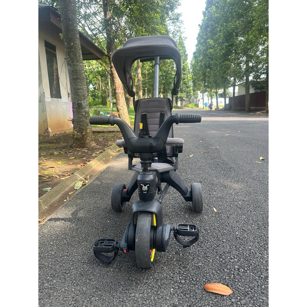 doona liki trike 3 sepeda dorong roda 3 travel anak preloved