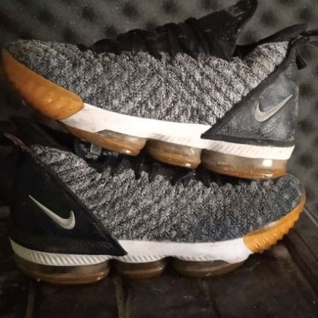 Sepatu Niko L3bron J@m3s Or3o Dunk Second. Size42-42, Insole 26,5