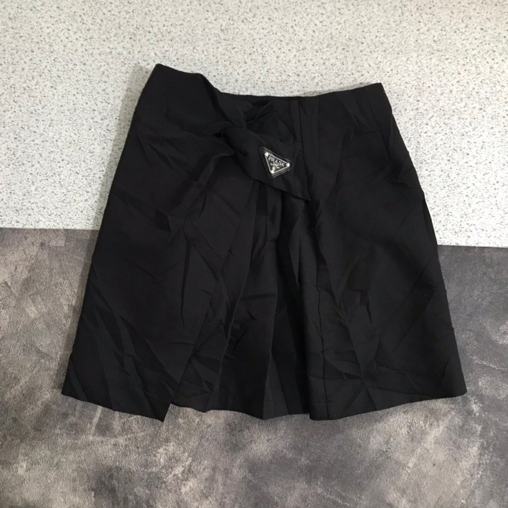 Rok Prada milano size 28 preloved