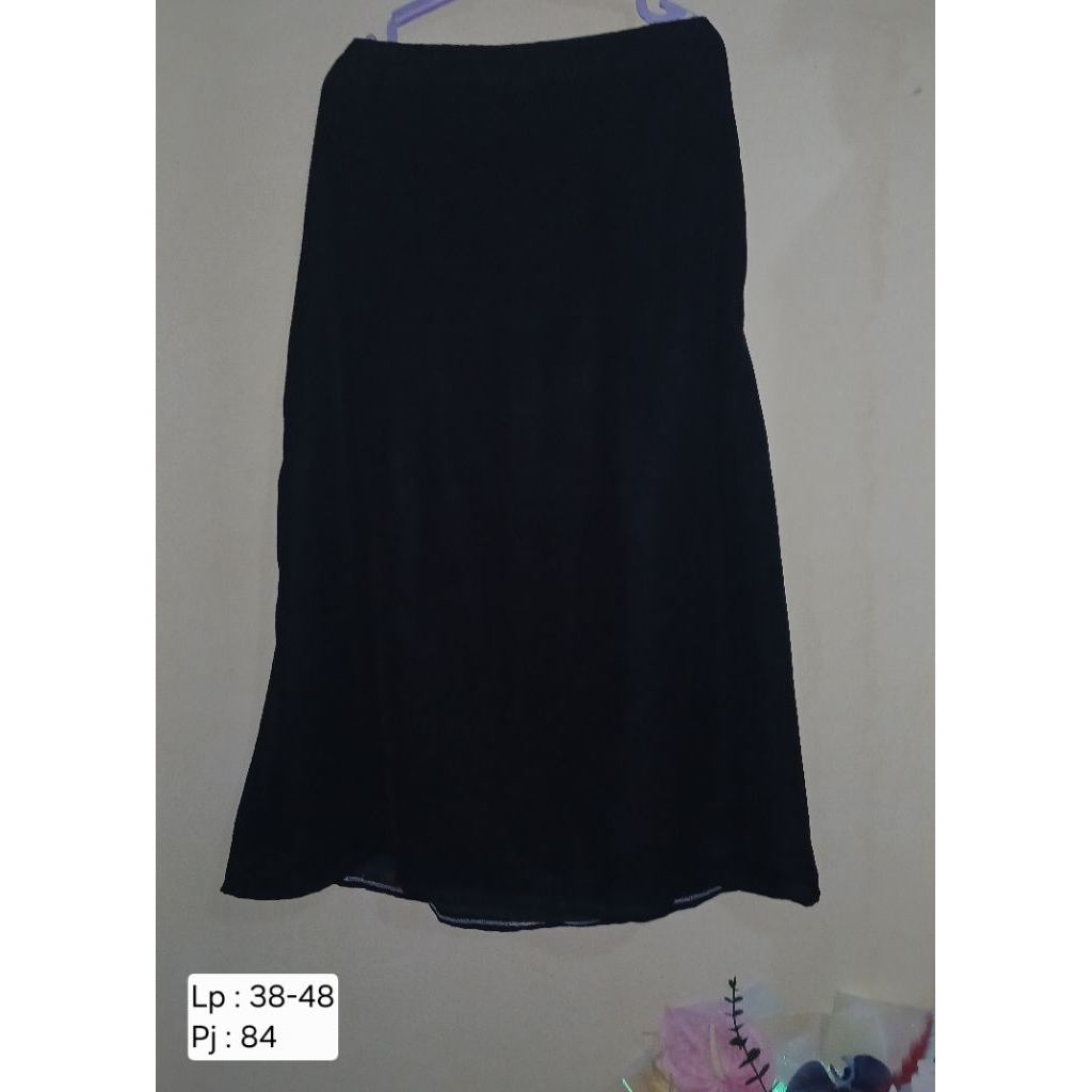 [Preloved] Pakaian Rok Wanita Bawahan Hitam Polos