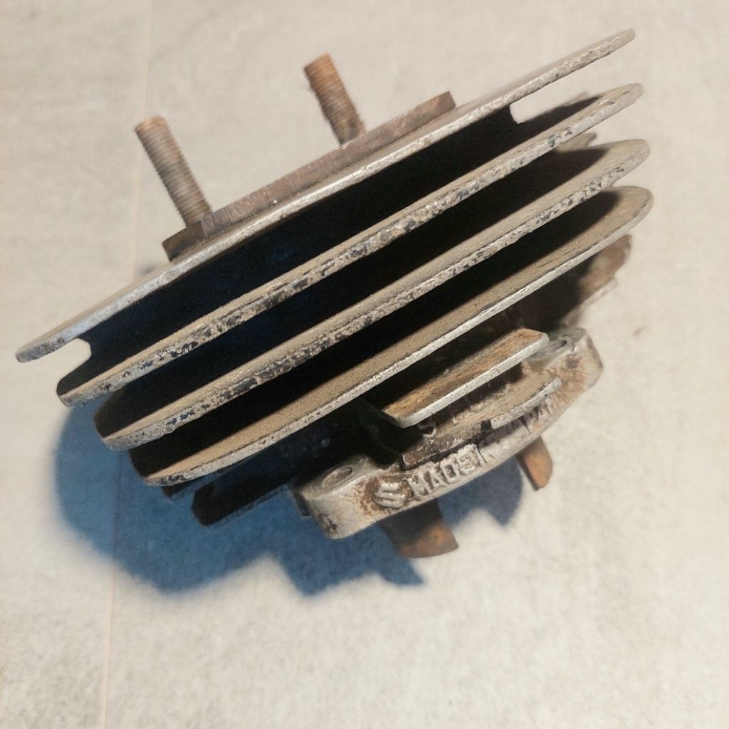Cylinder silinder blok - buring suzuki ts 100 ts honco ( ori - Bekas copotan )