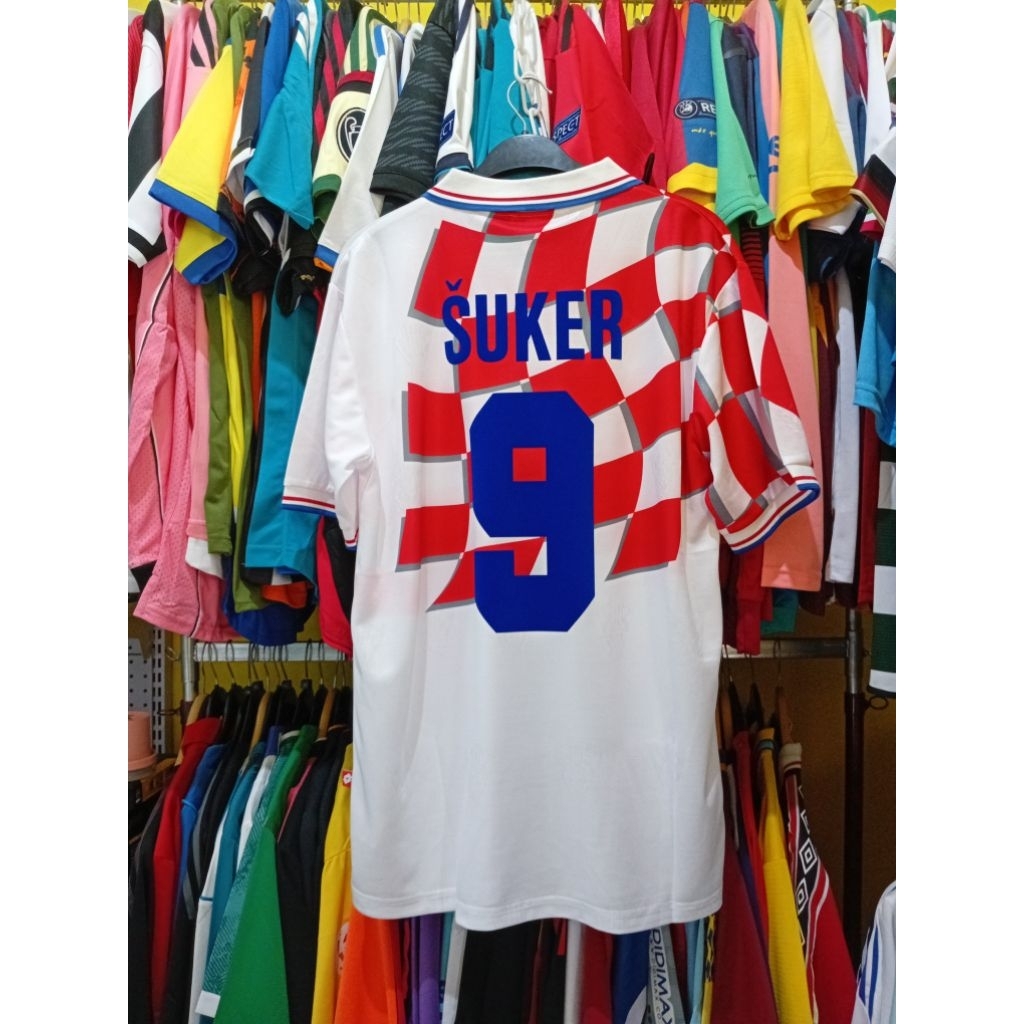 [NAMESET VELVET] JERSEY BOLA RETRO GO KROASIA 1998 SUKER 9