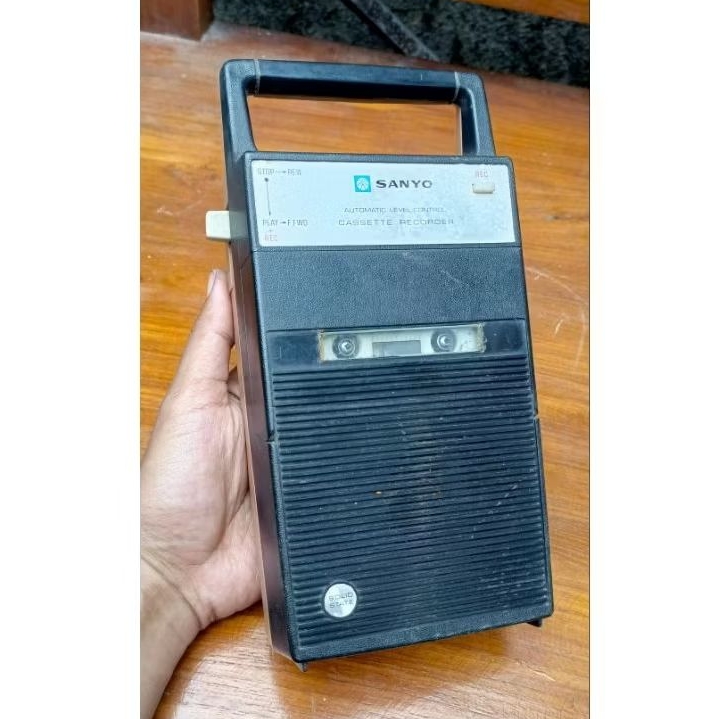tape cassete recorder sanyo mati antik jadul vintage