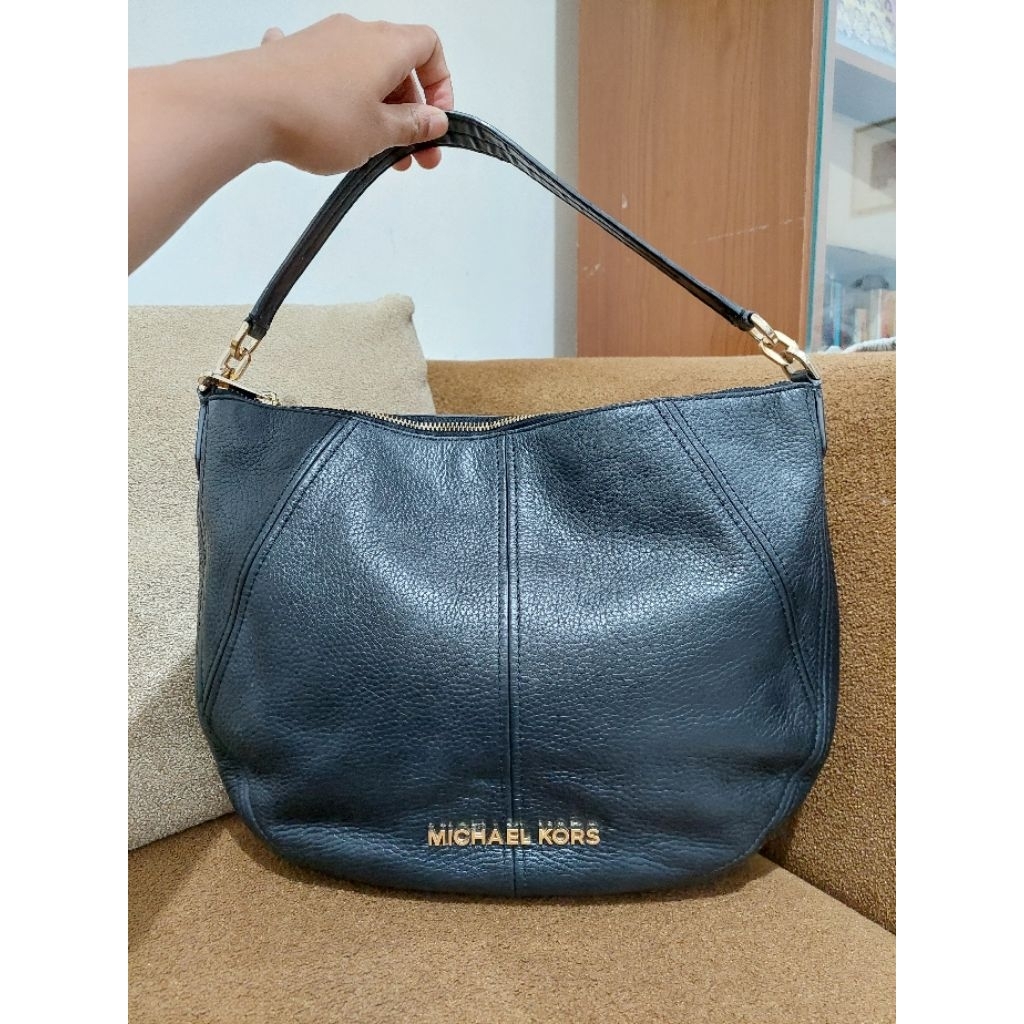 PRELOVED MK Hobo / Michael Kors Hobo Bedford Crescent Shoulder Bag Black