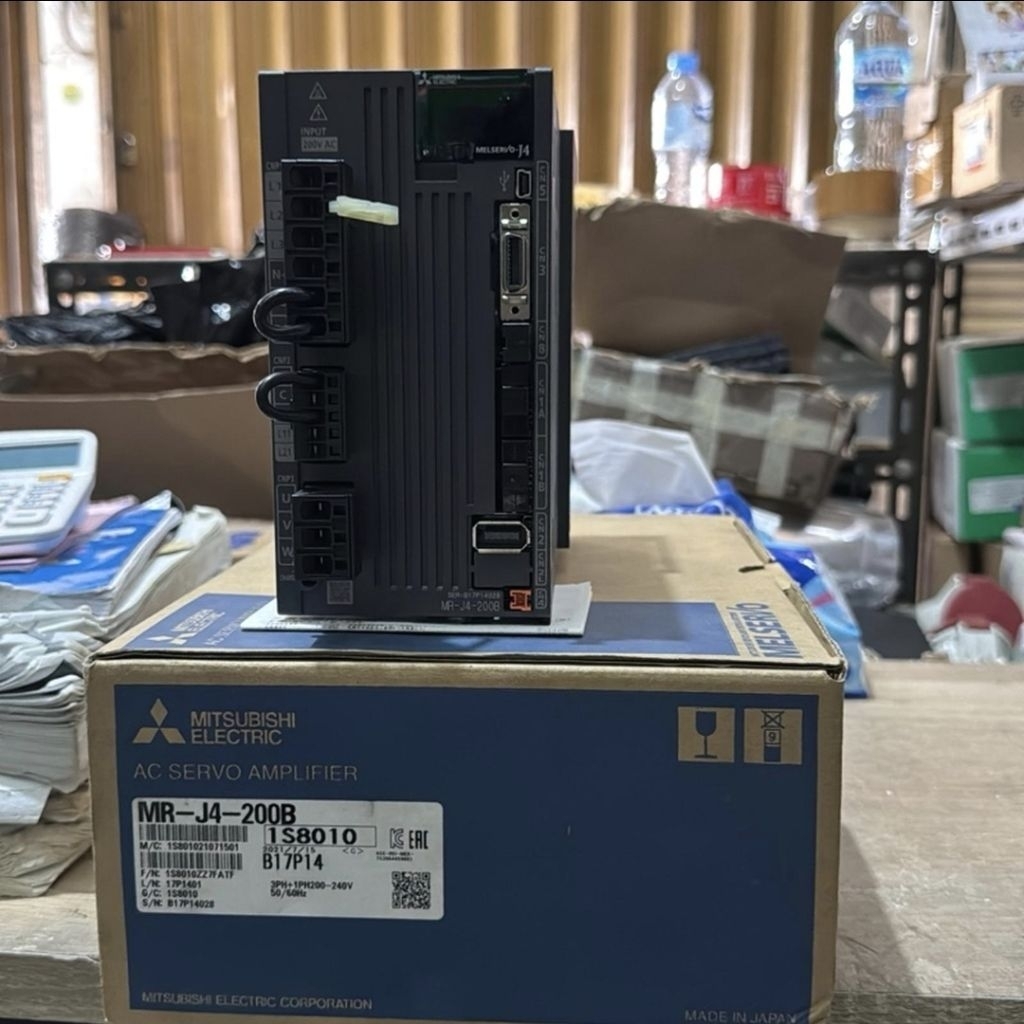 AC SERVO AMPLIFIER MITSUBISHI ELECTRIC MR-J4-200B JAPAN