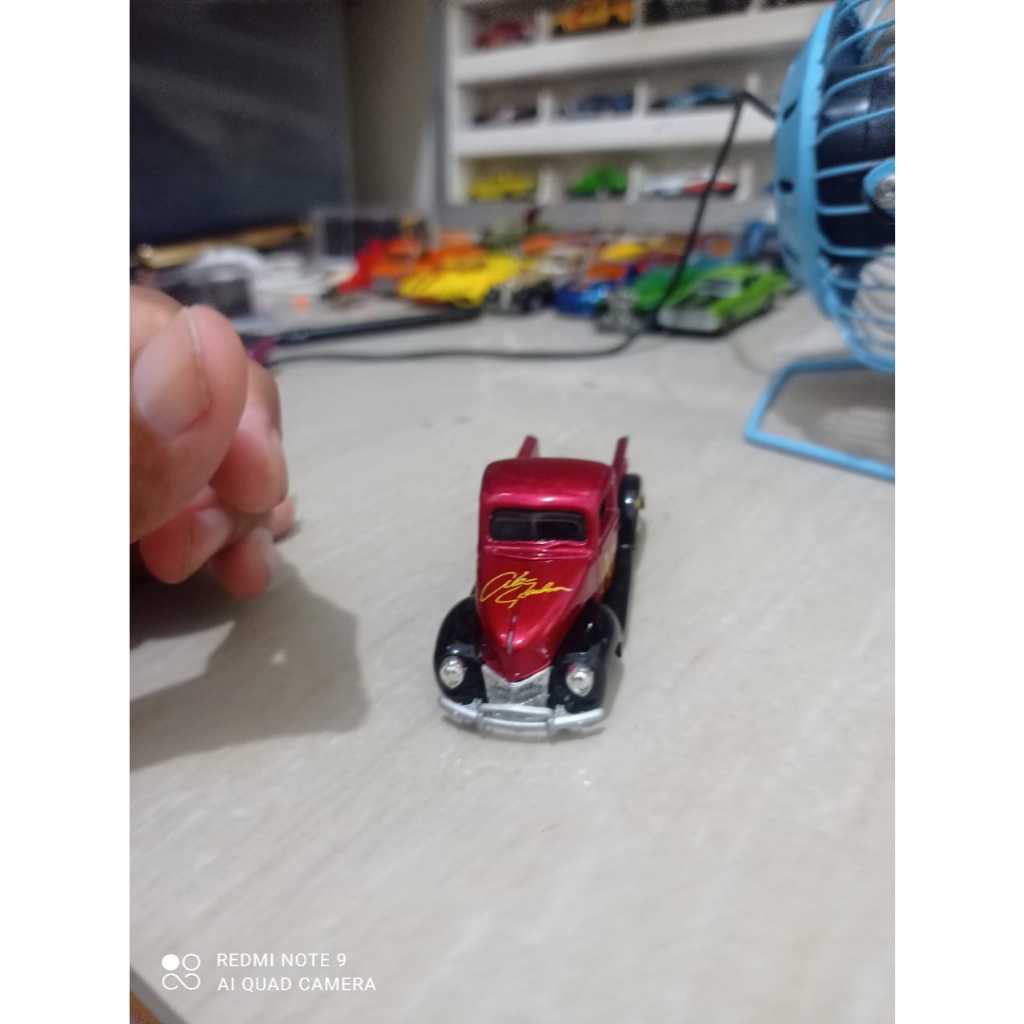 diecast seukuran Hotwheels 60 ford pickup truck open kap mesin ban karet