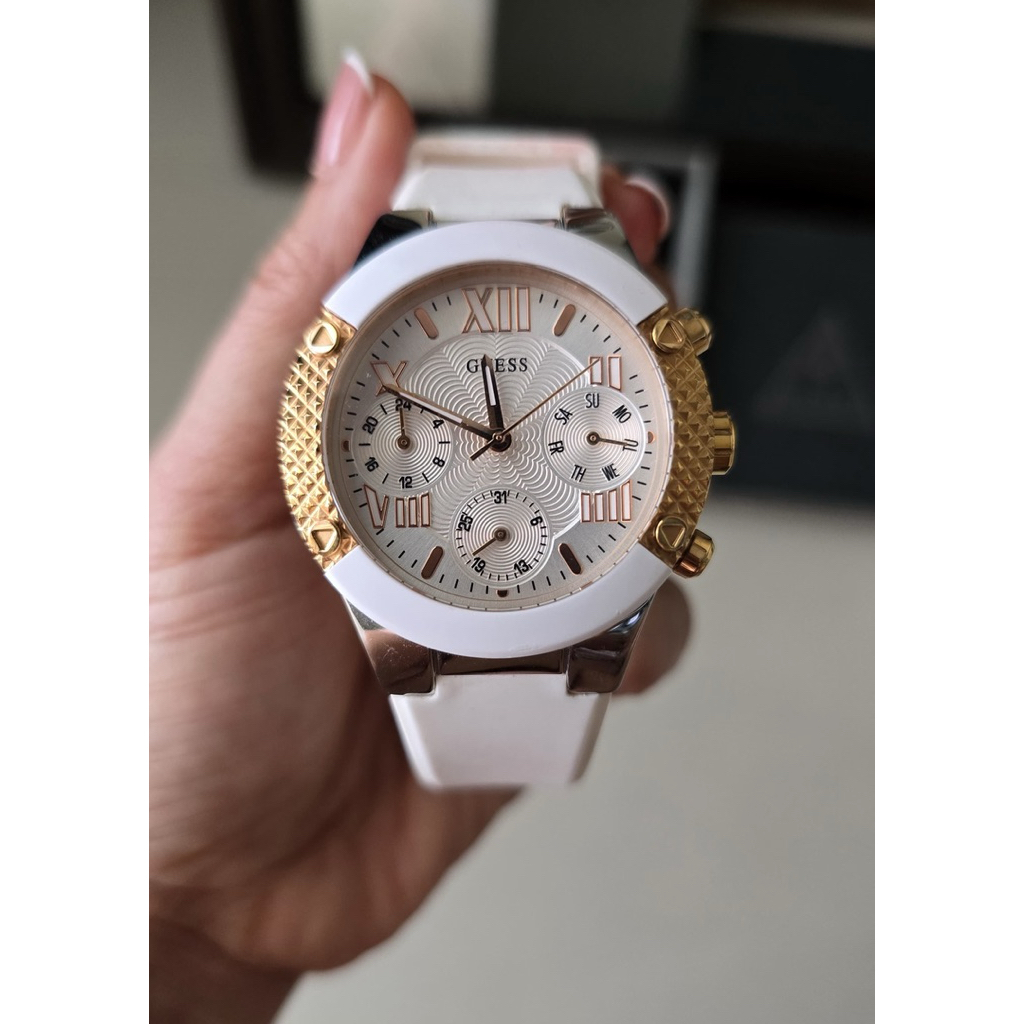 Preloved jam tangan Guess original counter