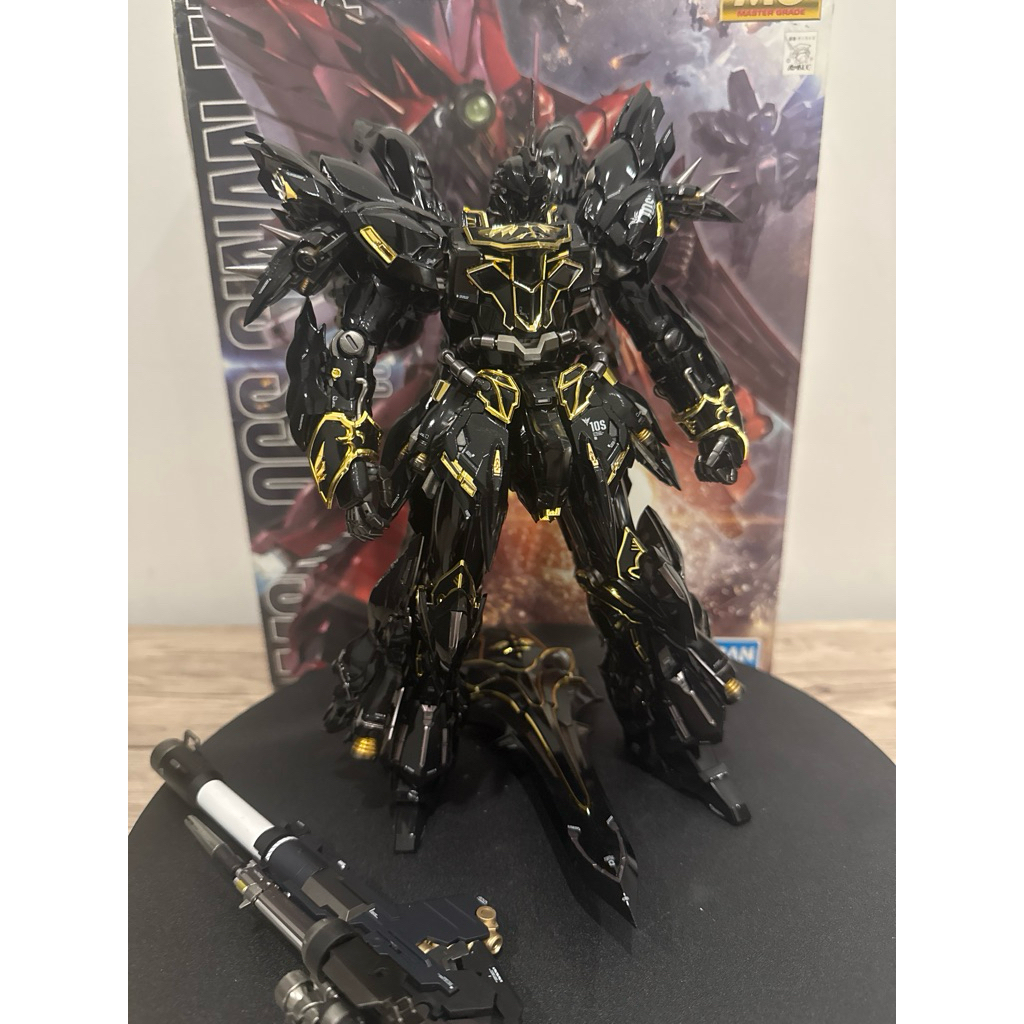 MG SINANJU bandai custom repaint + Takumi Studio Black Gold