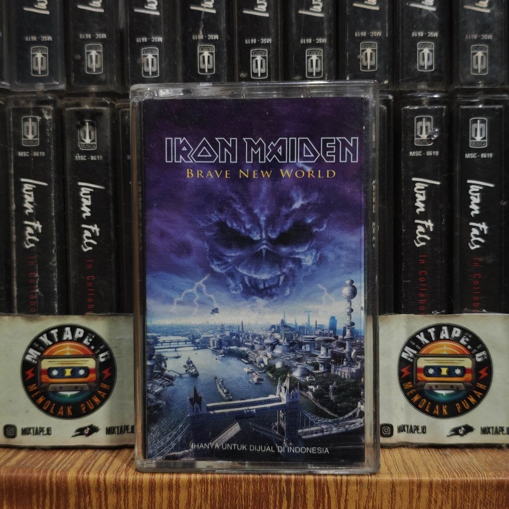 Kaset - Iron Maiden - Brave New World - Kaset Pita - Radio Tape - Radio - Pemutar Kaset - Retro - Cl
