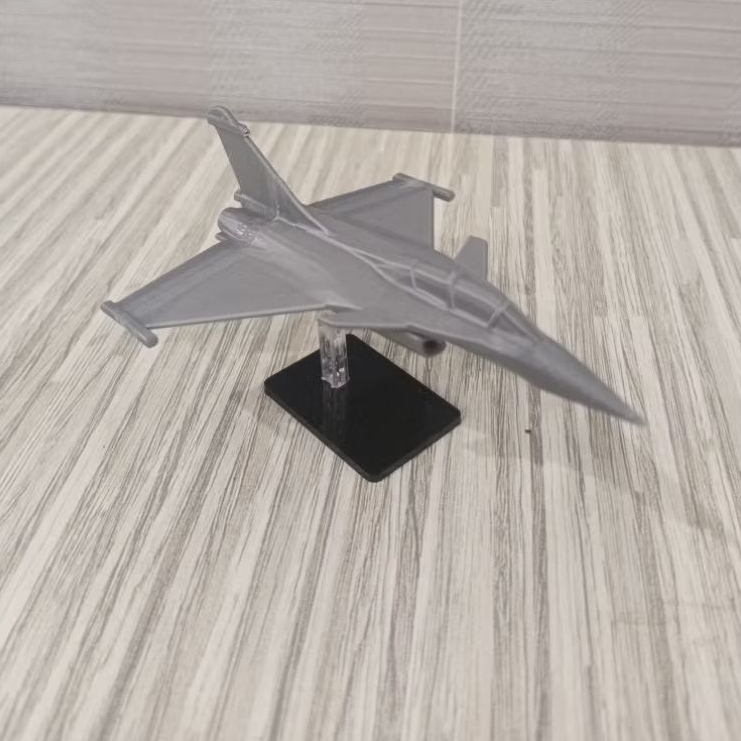 Miniatur Pesawat Tempur Skala 1:144