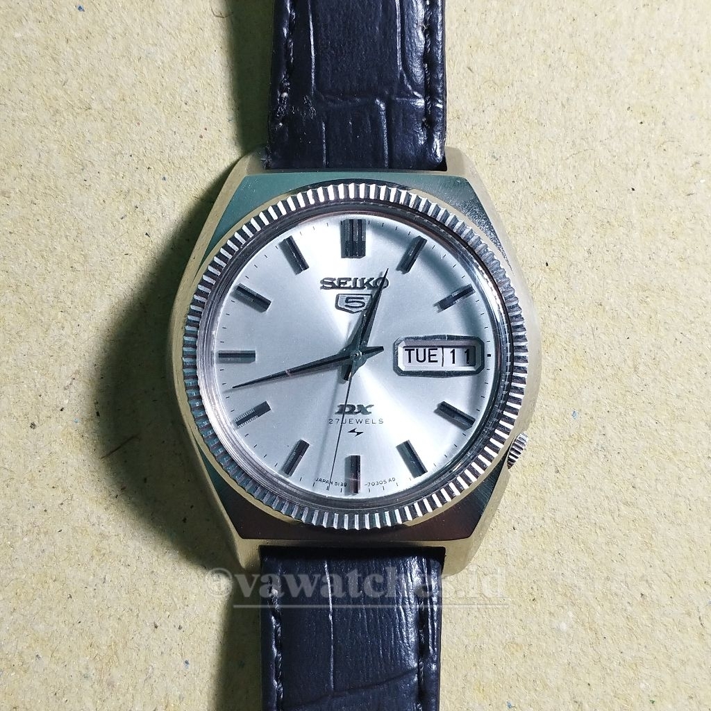 Seiko DX Automatic Sunburst 27 Jewels 5139-7030 Circa 68'