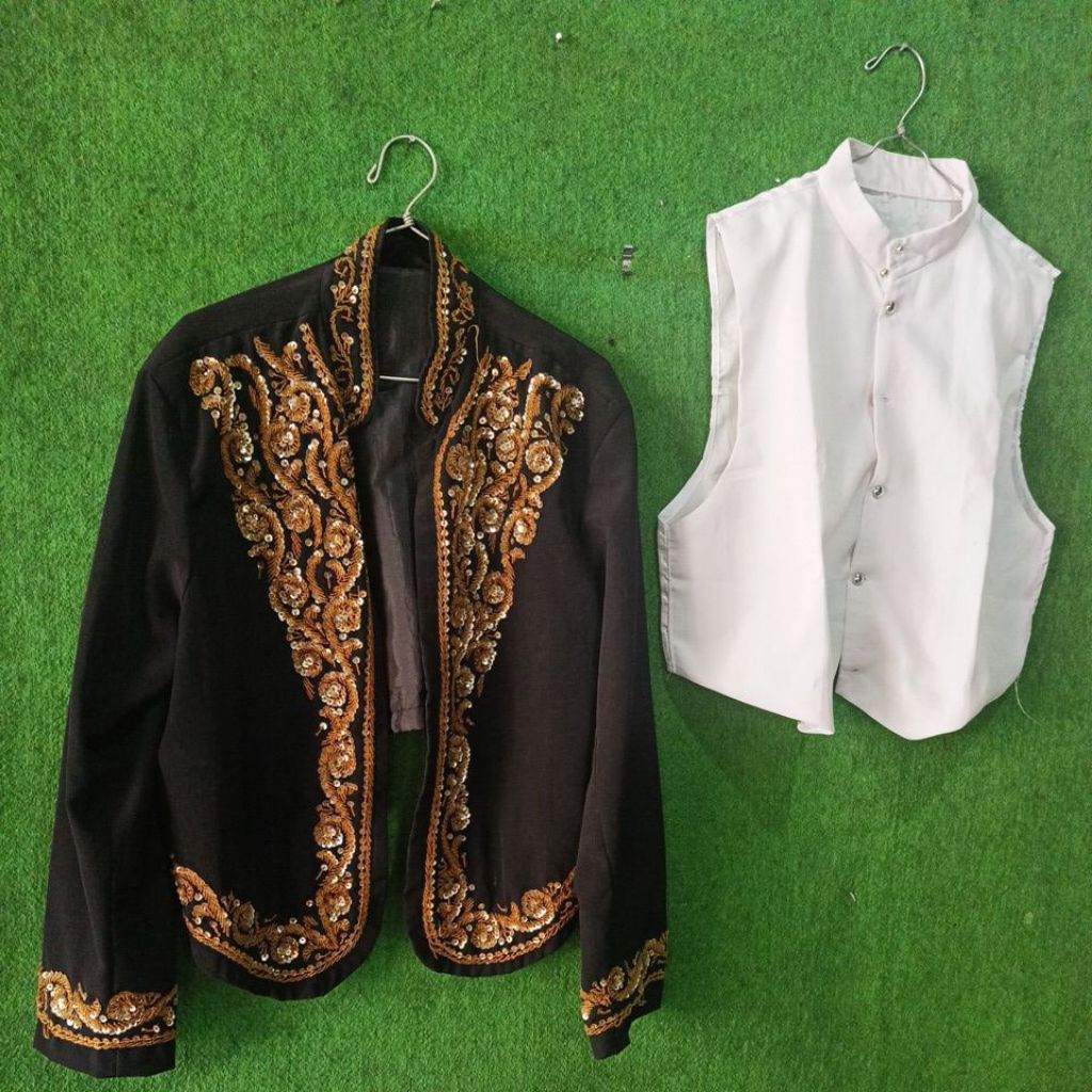 beskap pengantin hitam Ld 100 + dalaman putih