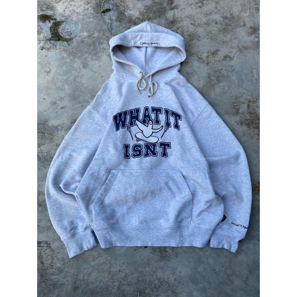 HOODIE WHAT IT ISNT