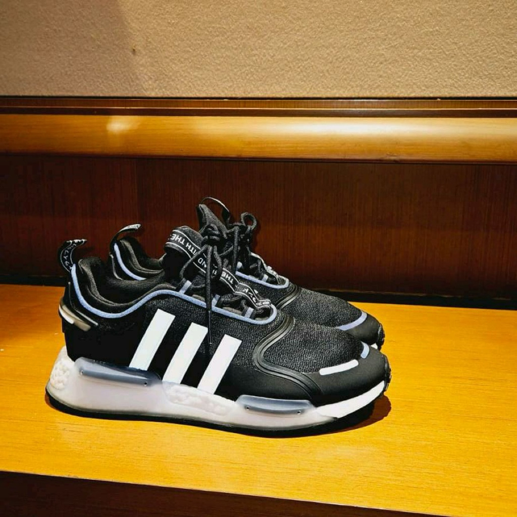ADIDAS NMD V3 Black Triple White