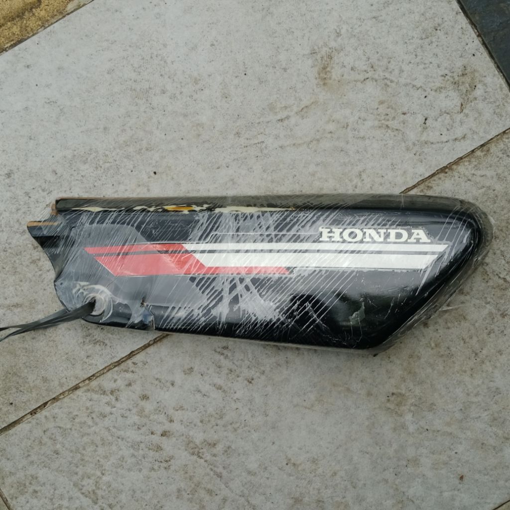 cover body atau box aki honda astrea grand ori