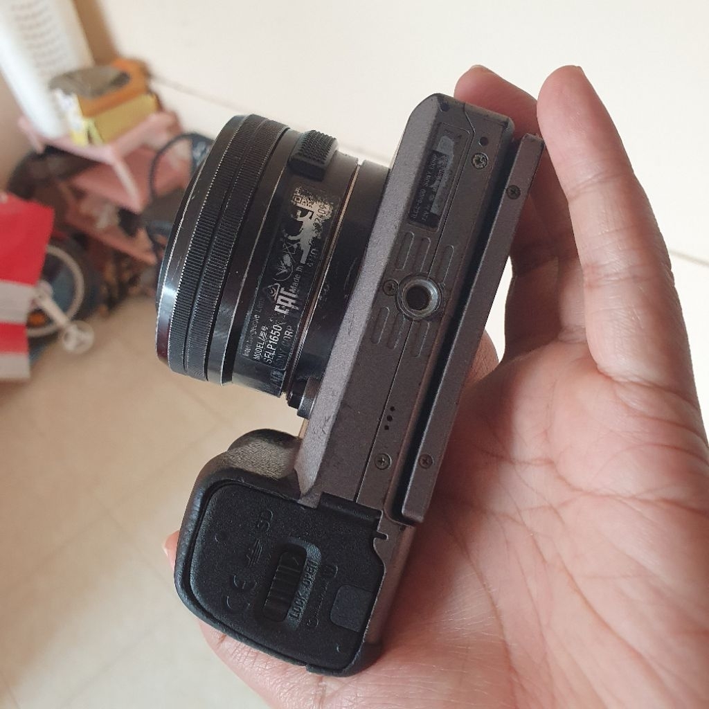 sony a6000 dan lensa kit mirroless preloved bekas