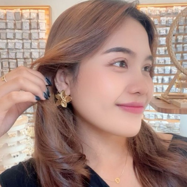 DAISY | anting wanita motif bunga bahan stainless steel