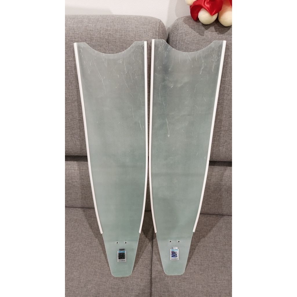 blade leaderfins second