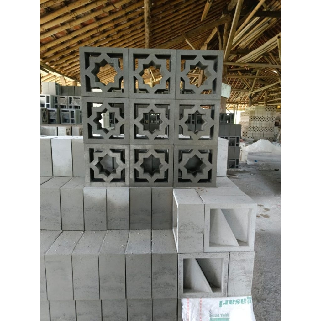Roster beton [ roster type mahadewa polos [ roster minimalis [ ventilasi udara [ roster beton minima