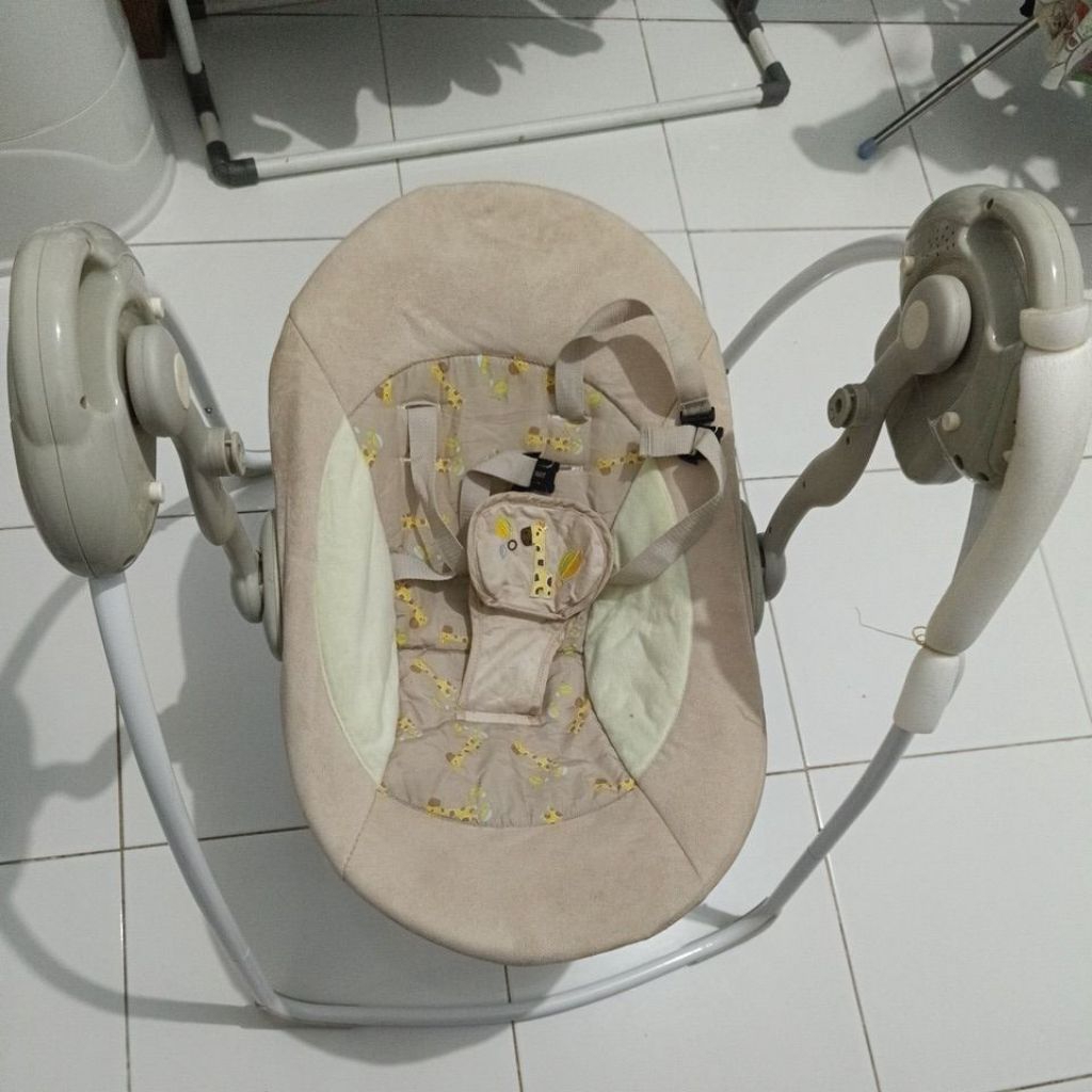 Baby swing