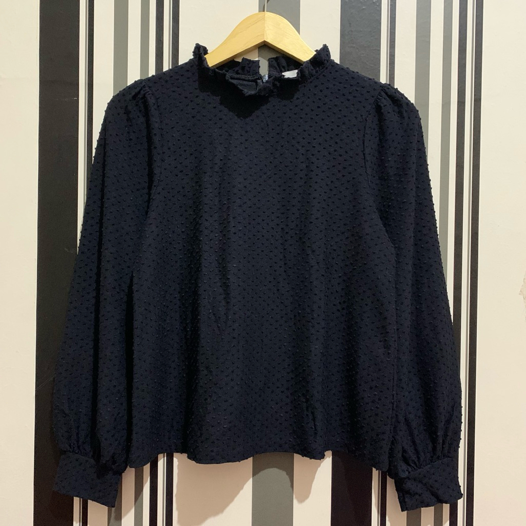 PRILTHISWAY [IMPL] ORIGINAL BY GLOBAL UNIQLO - ATASAN BLOUSE INNER SEMI TURTTLENECK LENGAN SEMI BALO