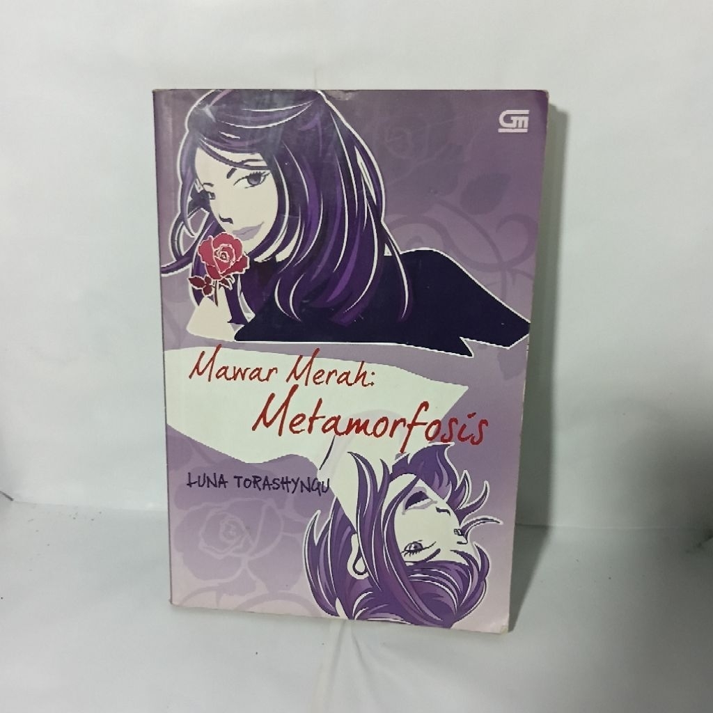 NOVEL MAWAR MERAH METAMORFOSIS By Luna Torashyngu