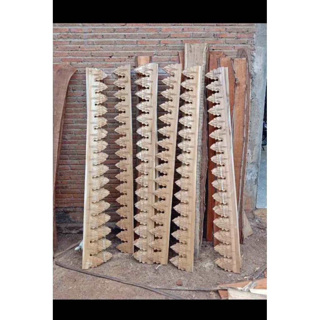 Aksesori Rumah Joglo Lisplang 2M Model Rumah Joglo