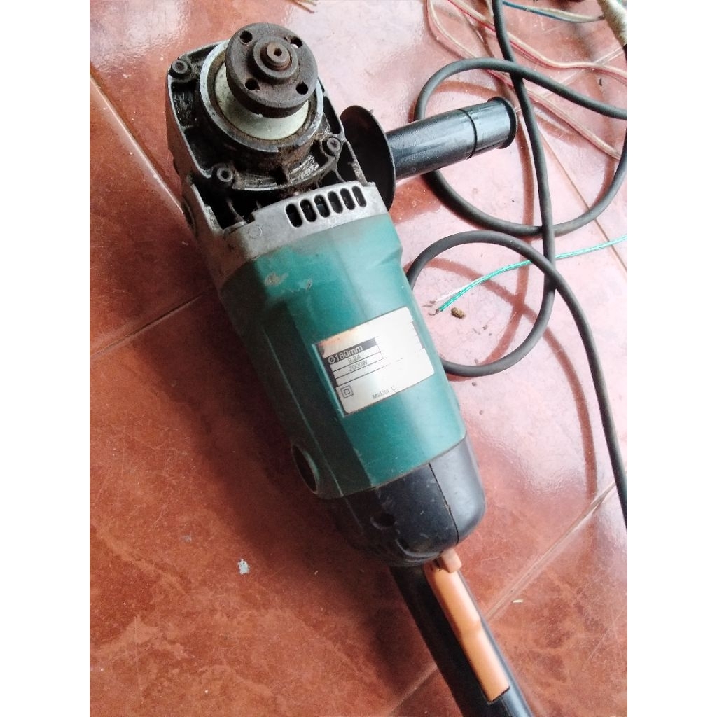 gerinda 7 inch makita 9067