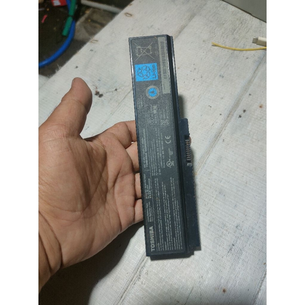 baterai laptop Toshiba satelite tipe PA3817U-1BRS asli original
