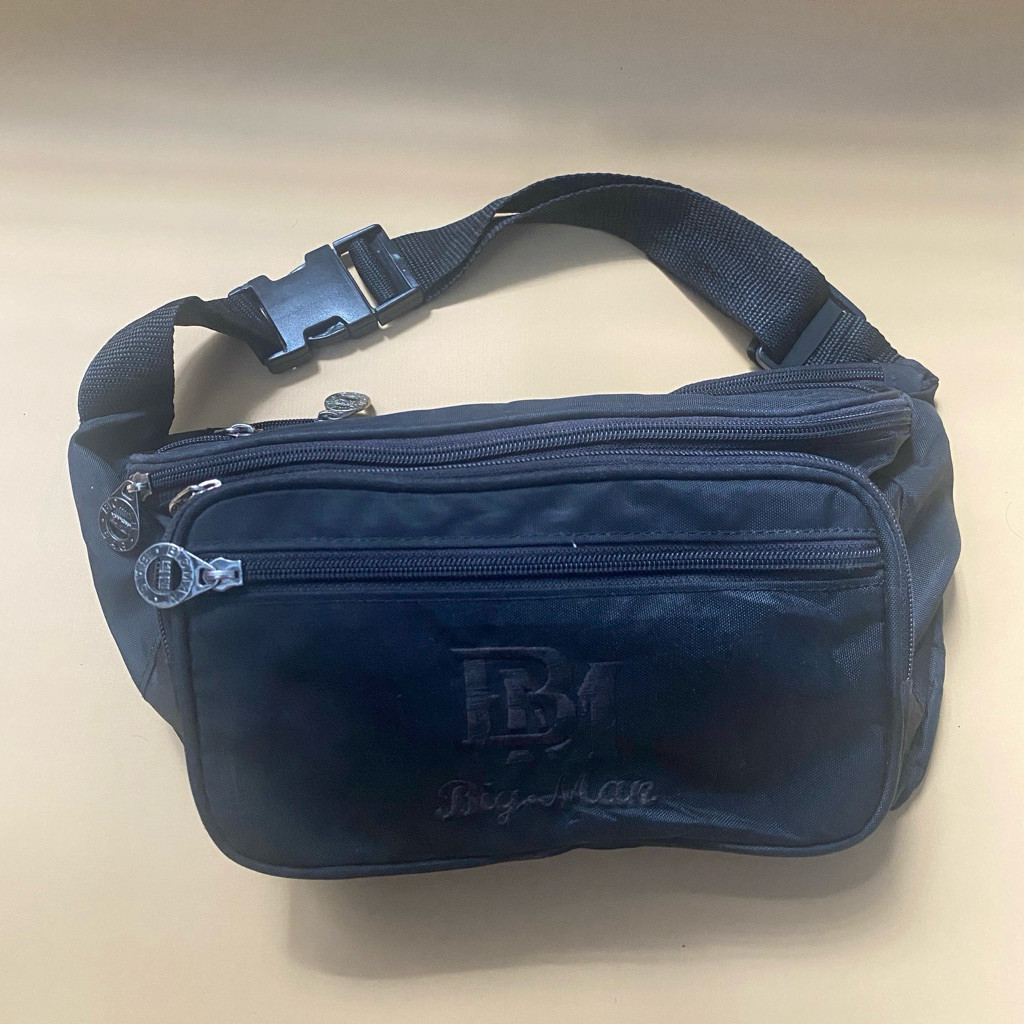 tas WB Cowok minus baca deskripsi