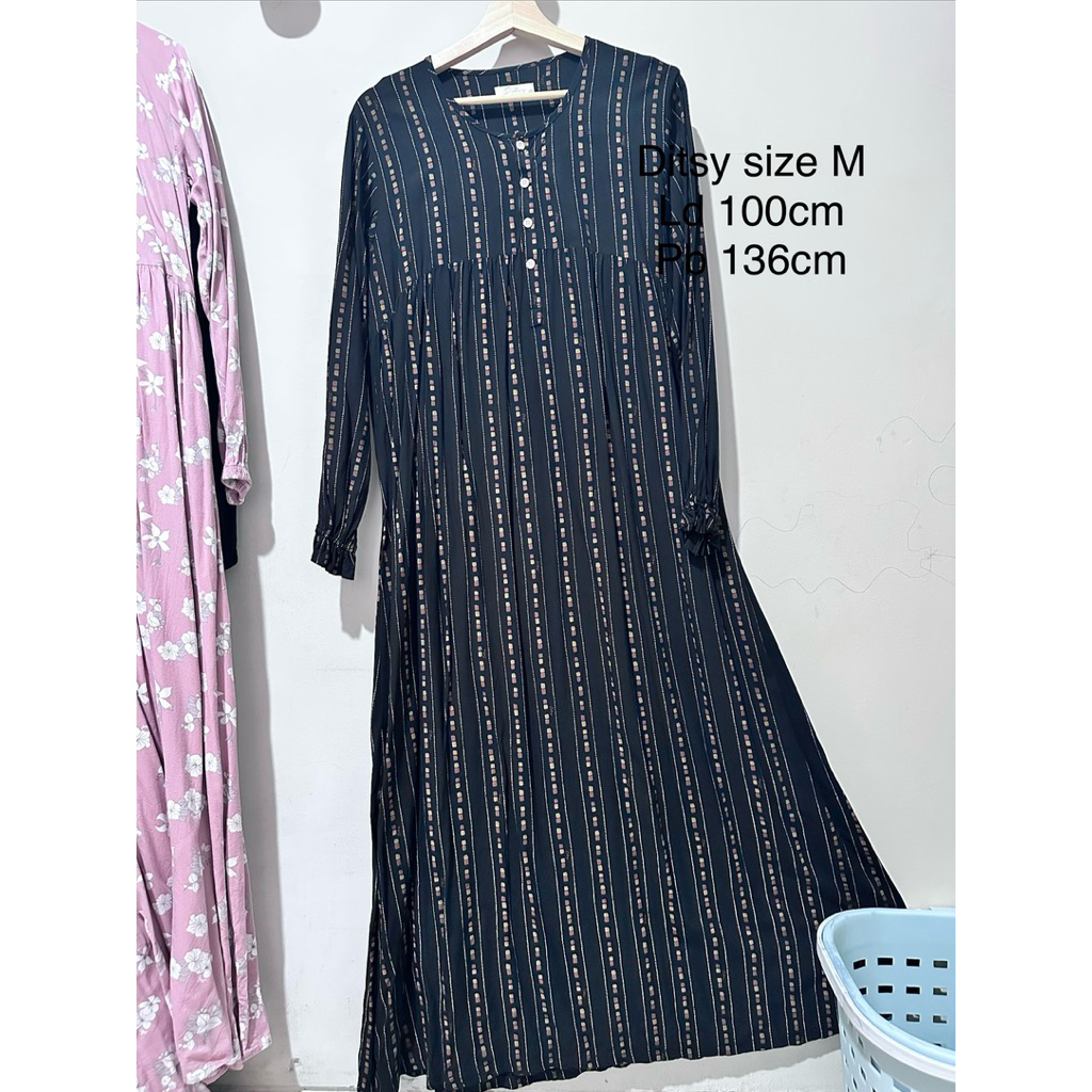 Preloved Ditsy size M