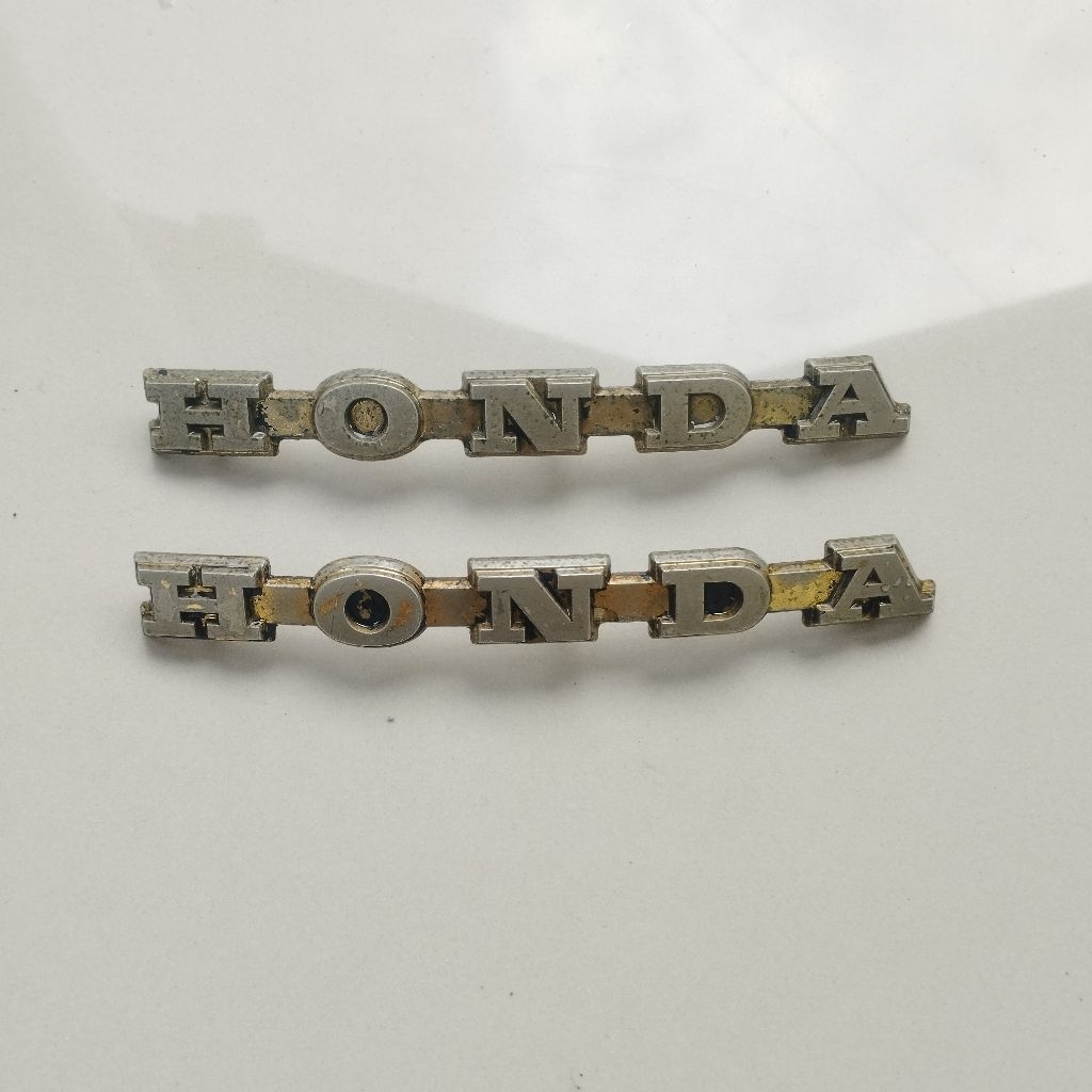 Emblem Logo List Timbul Tangki Honda C700/800 supercup original