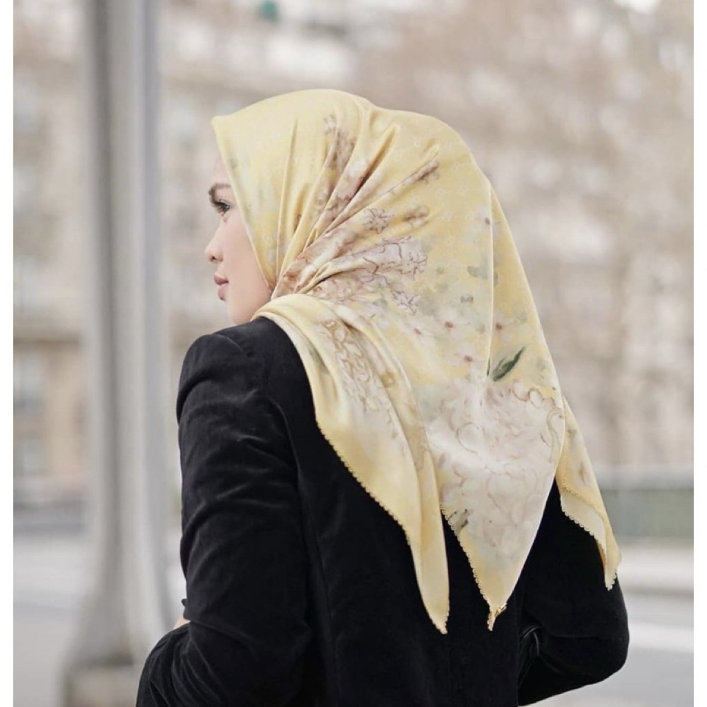 Preloved Buttonscarves Hydrangea Jaune