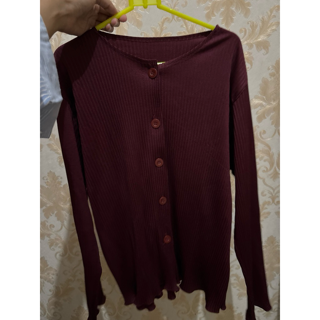 Cardigan Merah