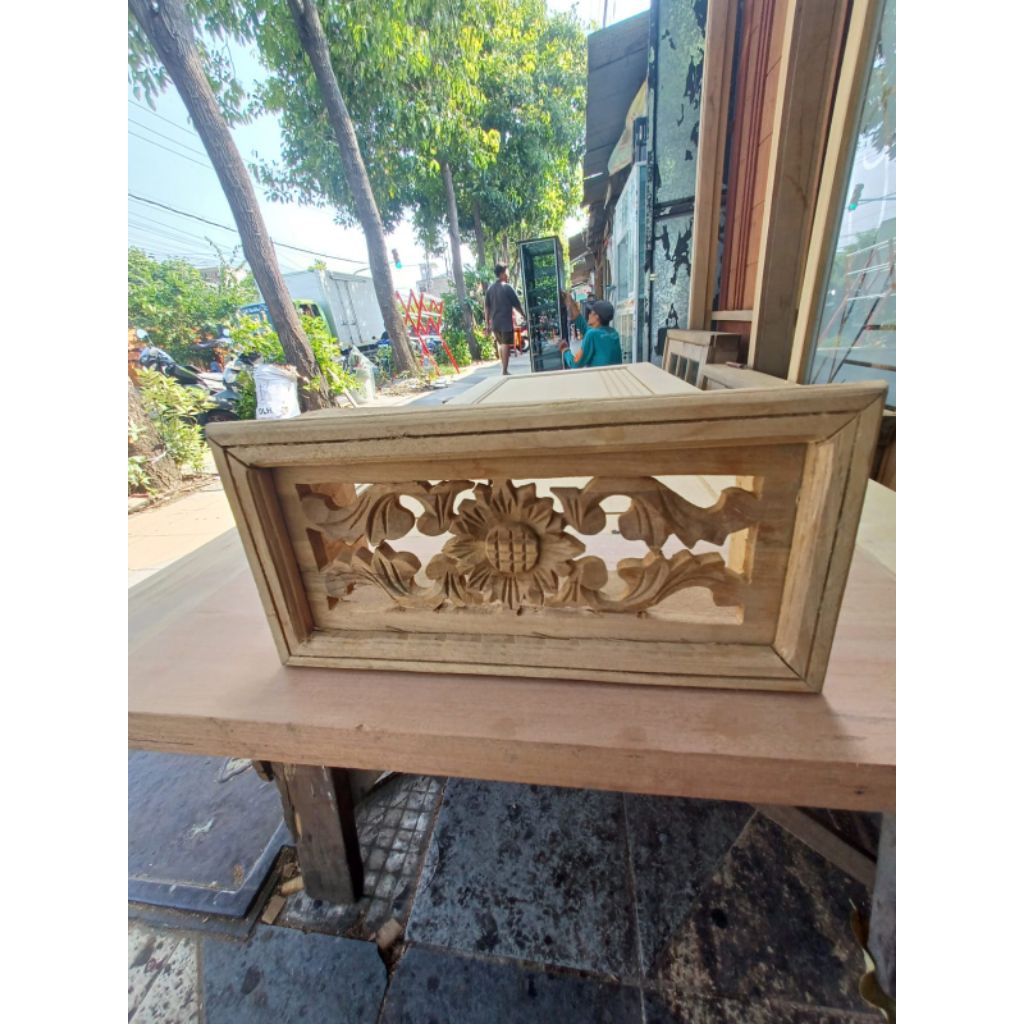 loster ukir / angin-angin / ventilasi udara kayu jati