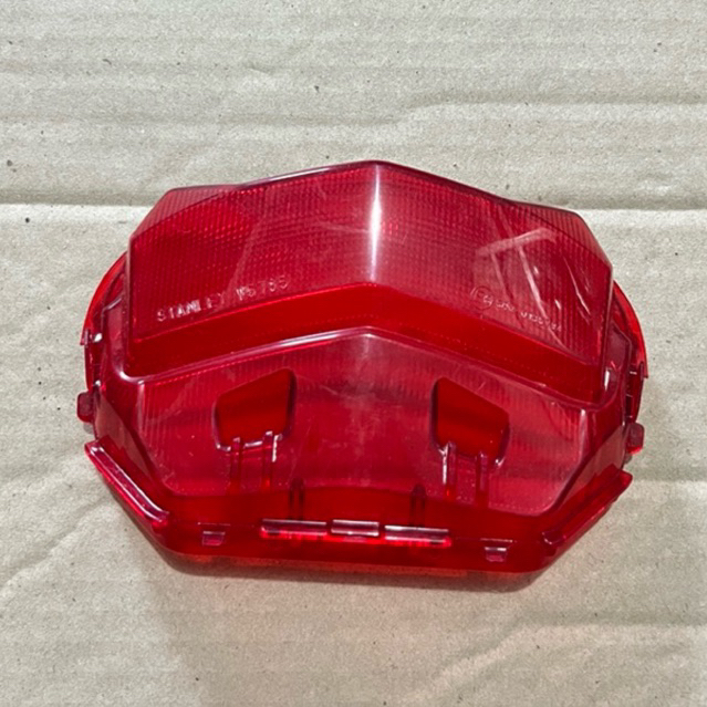Mika Stop Mika kaca lampu belakang aerox 155 mika stop belakang mika lampu rem aerox Original