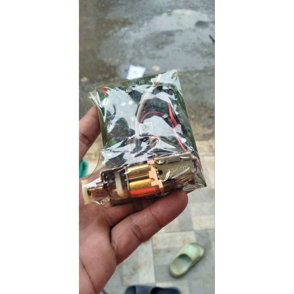 tuner fm antidesis produk GM barang baru NOS